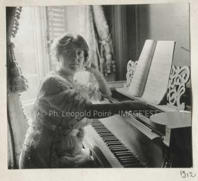 Femme au piano (Nancy)